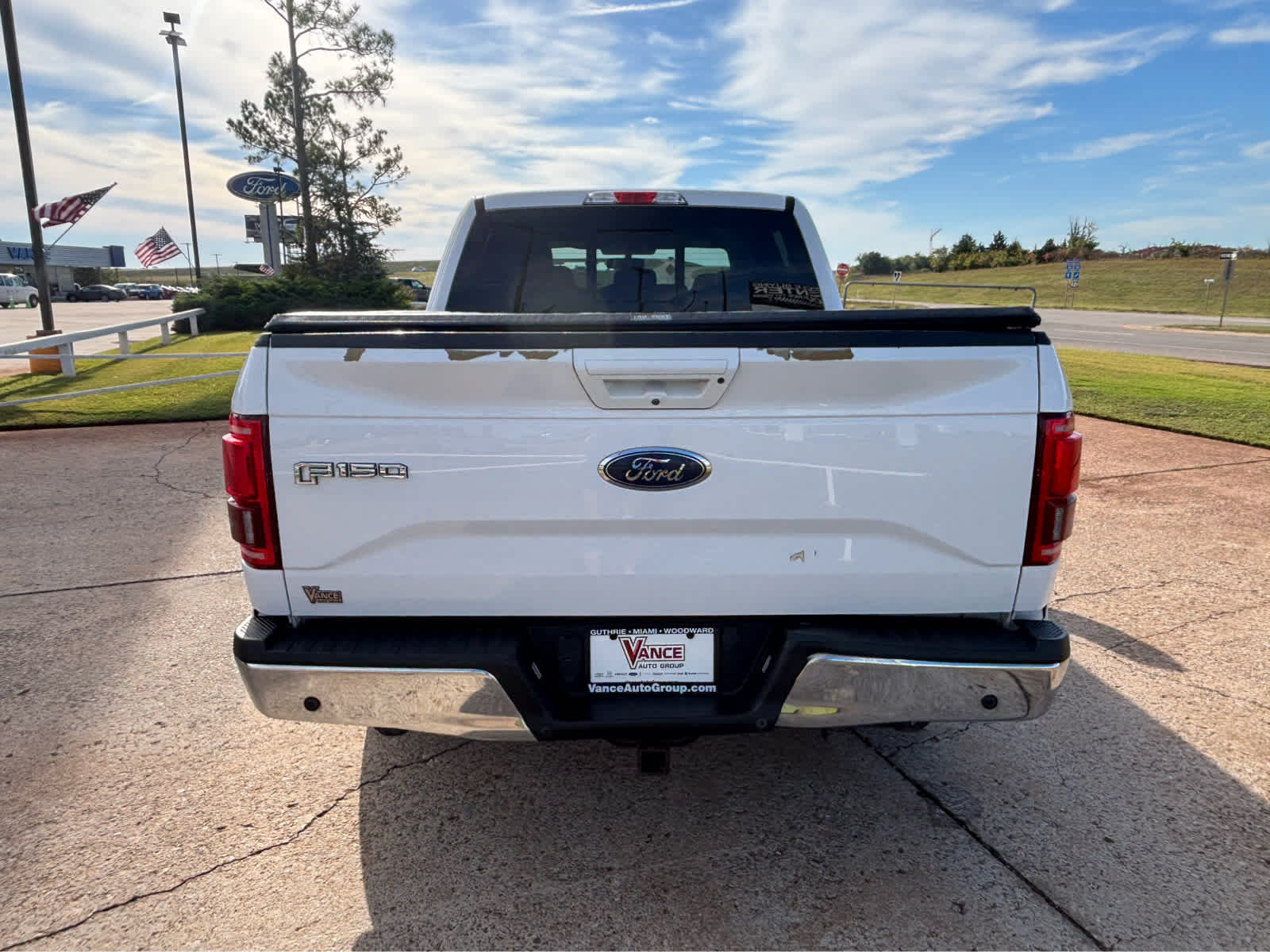 Used 2017 Ford F150 Lariat w/ Equipment Group 501A Mid RWD image 6