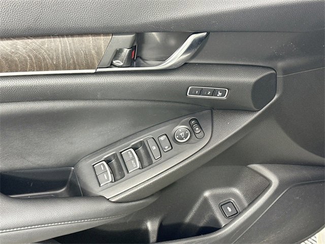 Used 2019 Honda Accord Touring image 25