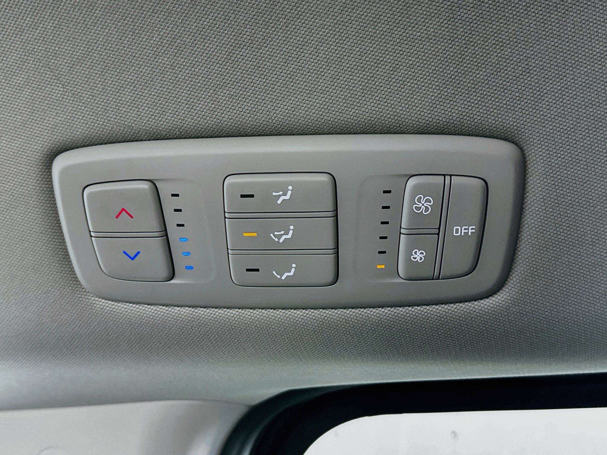 Certified 2024 Kia Carnival LX FWD image 24