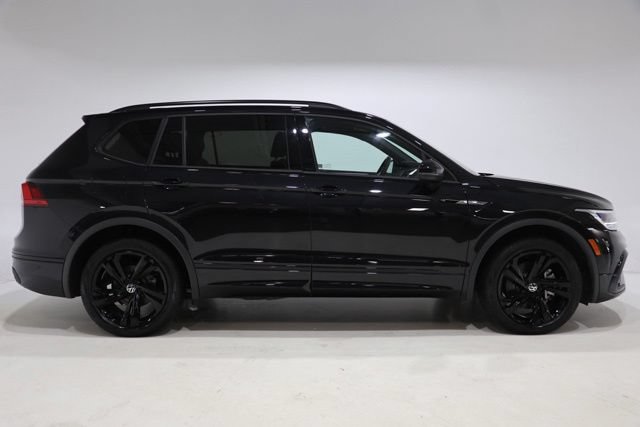 Used 2023 Volkswagen Tiguan SE R-Line FWD image 9