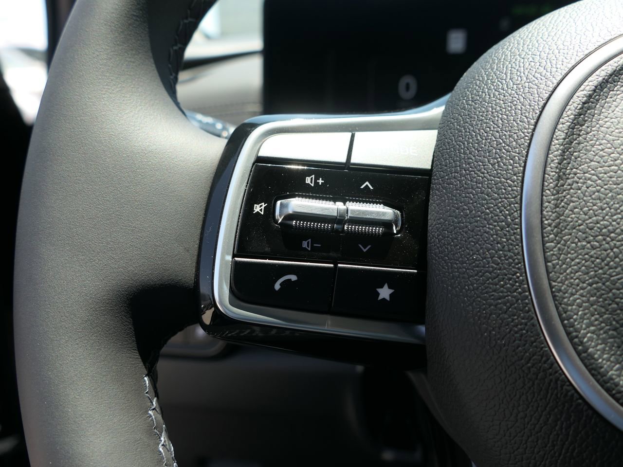 New 2026 Kia Carnival SX Prestige image 13