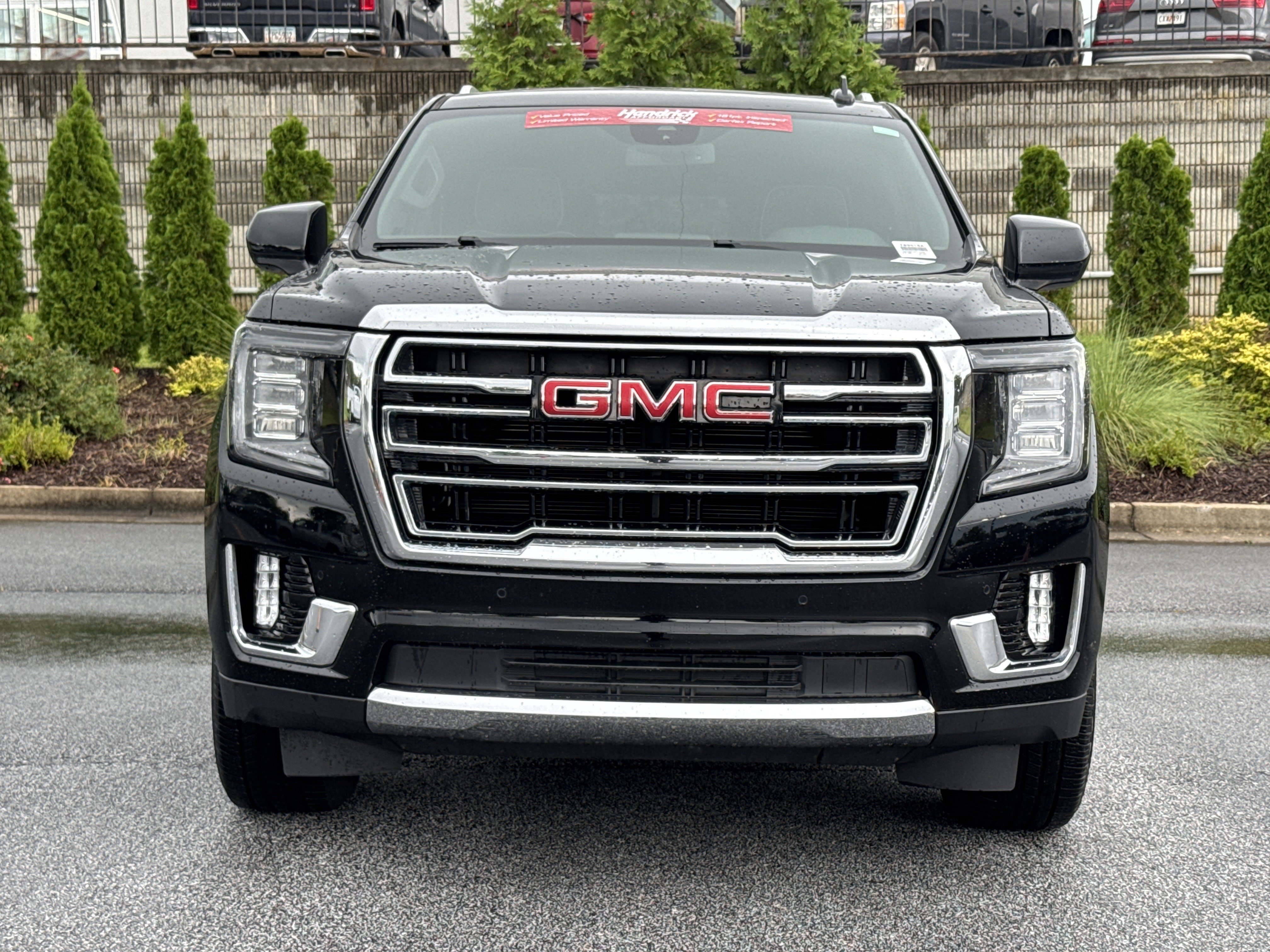 Used 2023 GMC Yukon SLT AWD/4WD image 3