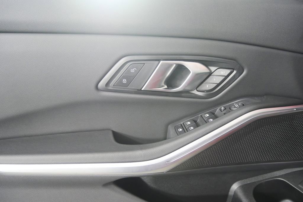 Used 2024 BMW 330i Sedan image 9