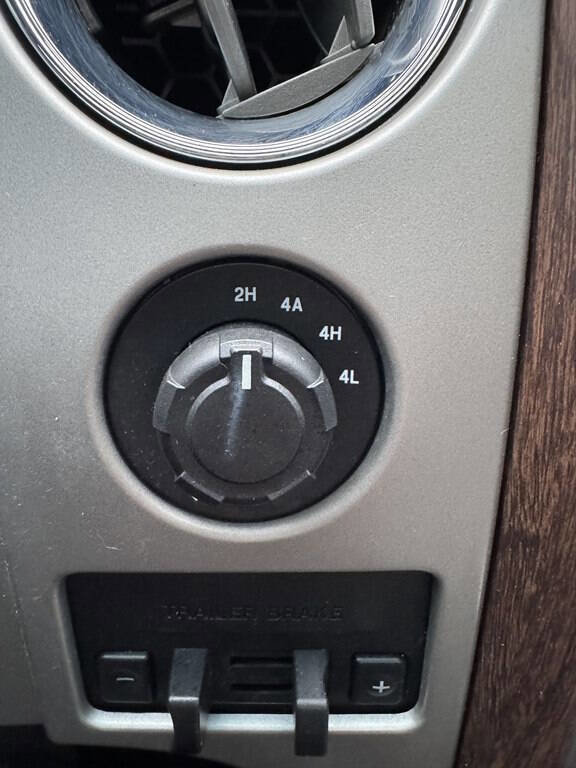 Used 2013 Ford F150 Lariat w/ Luxury Equipment Group image 30