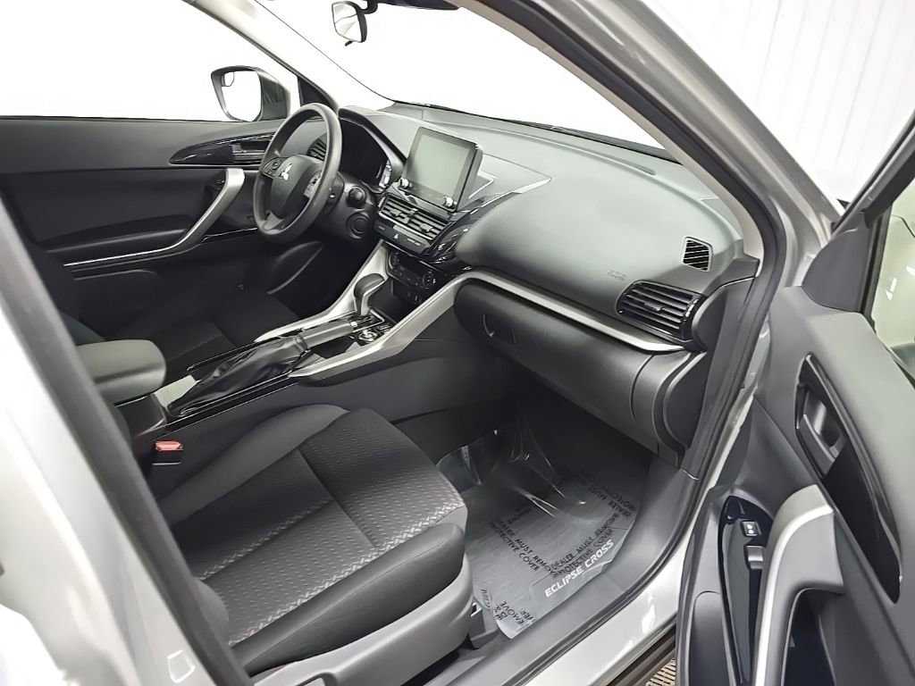 Used 2024 Mitsubishi Eclipse Cross LE AWD/4WD image 15