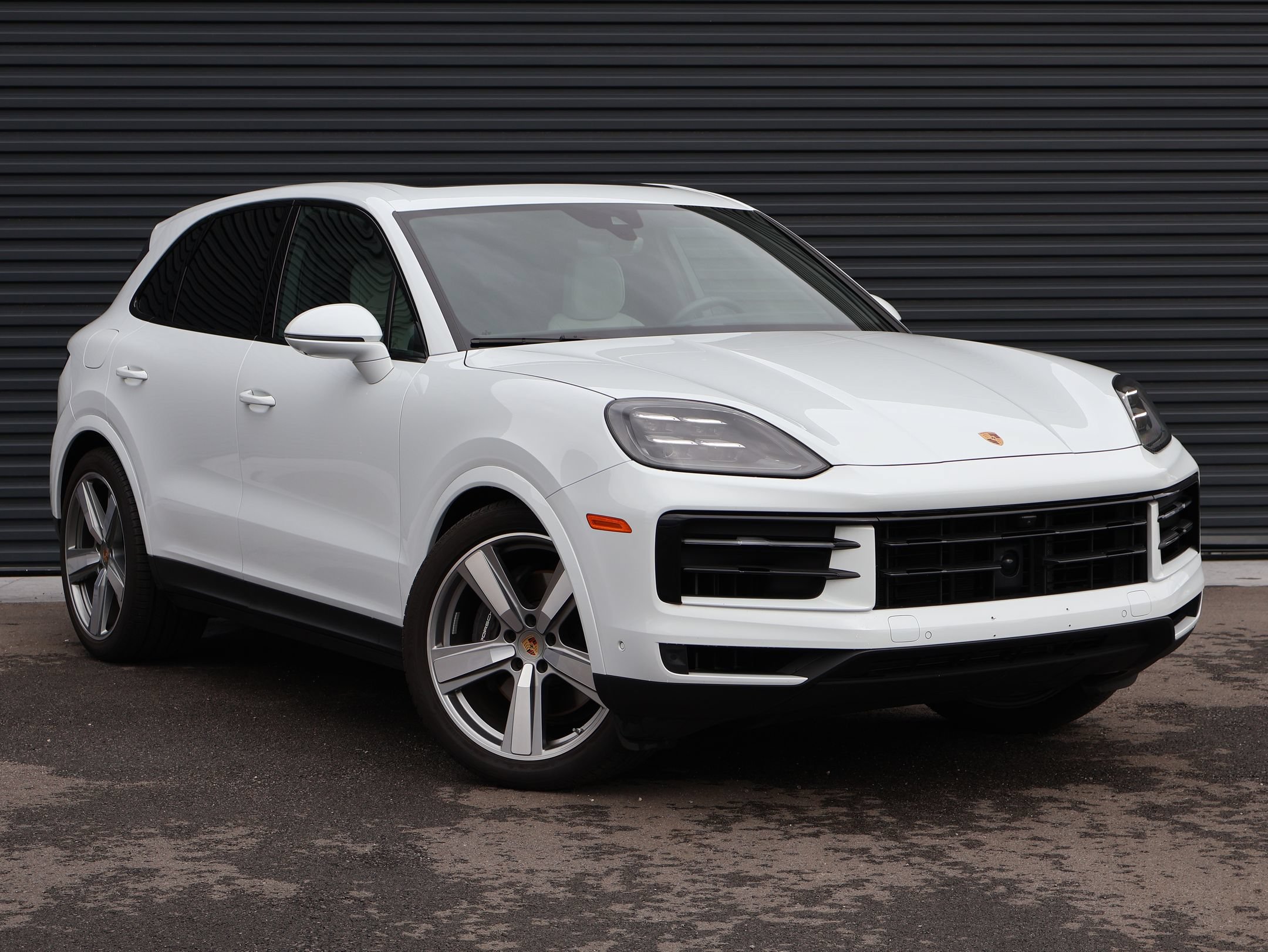 Certified 2025 Porsche Cayenne AWD/4WD image 8