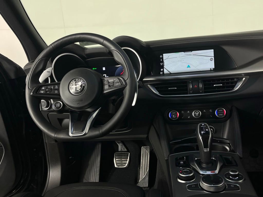 Used 2024 Alfa Romeo Stelvio Veloce image 15