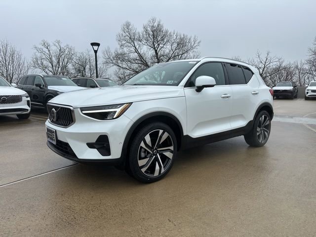 Certified 2024 Volvo XC40 B5 Plus w/ Protection Package Premier image 4
