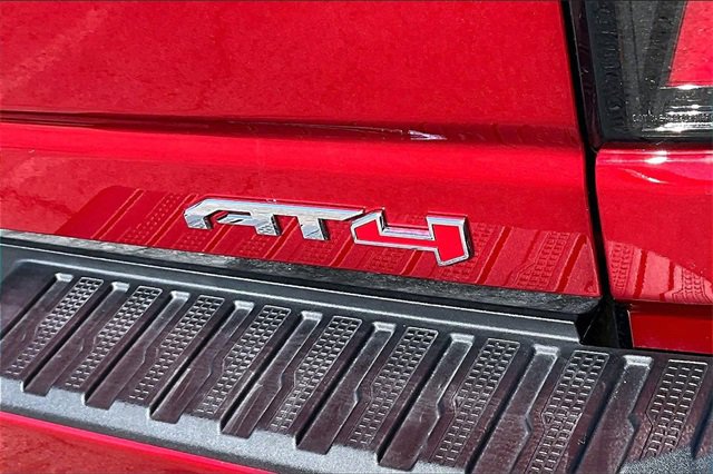 Used 2025 GMC Sierra 3500 AT4 w/ AT4 Premium Plus Package image 25