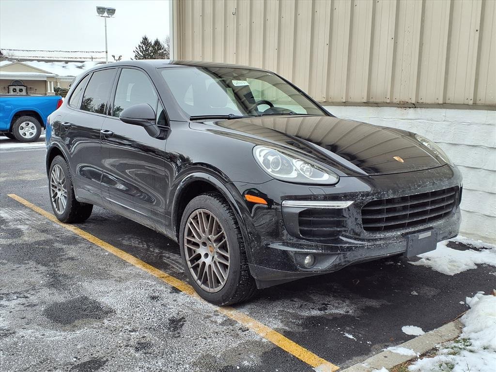 Used 2017 Porsche Cayenne Platinum Edition image 2
