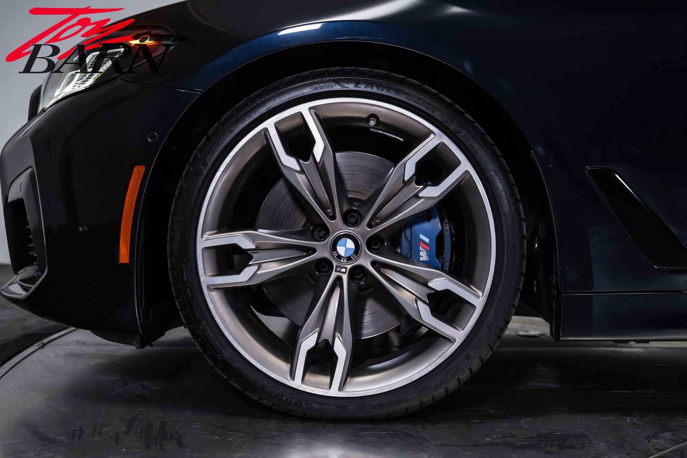 Used 2021 BMW M550i xDrive w/ Executive Package AWD/4WD image 16