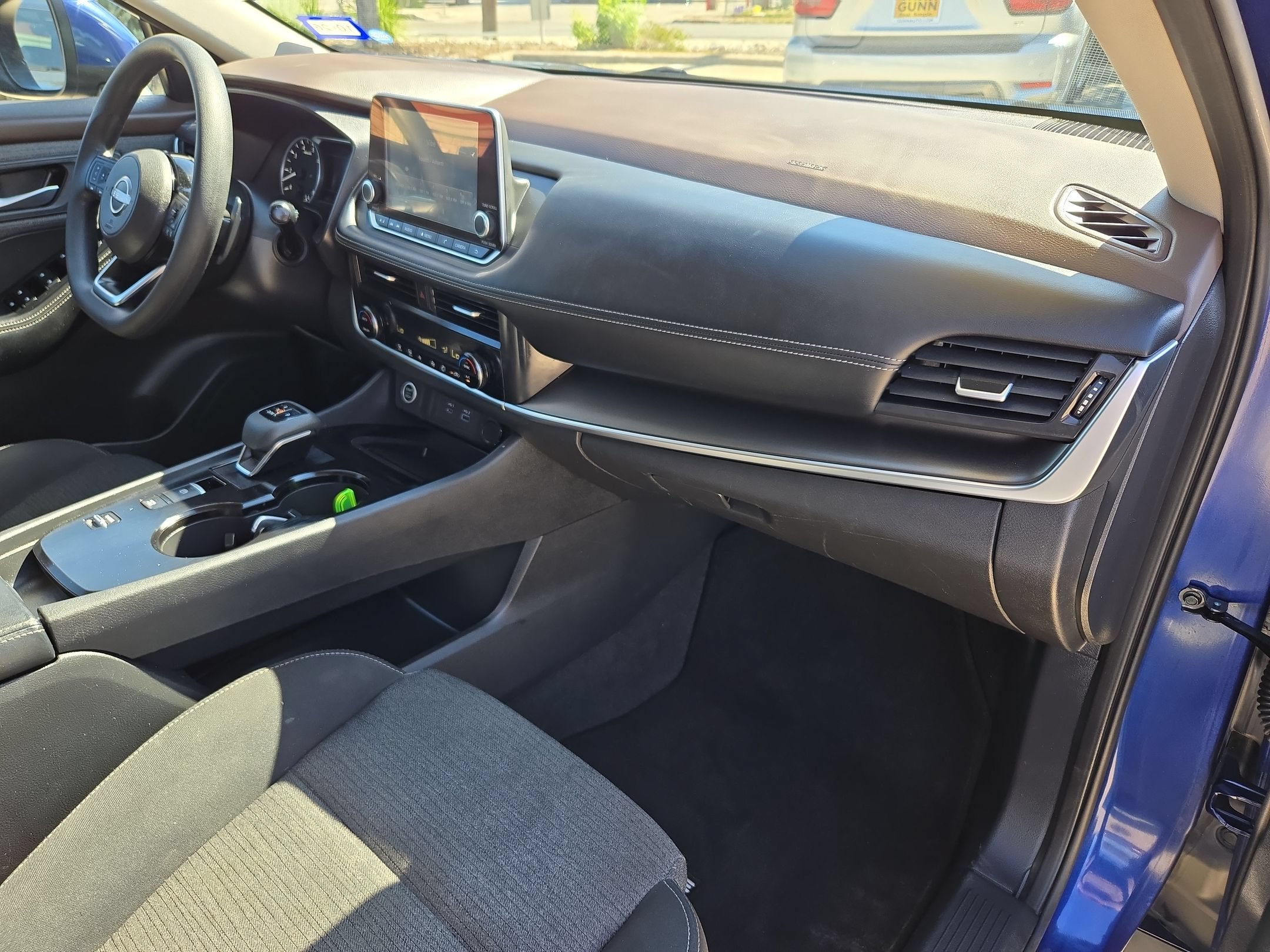 Used 2023 Nissan Rogue SV FWD image 29