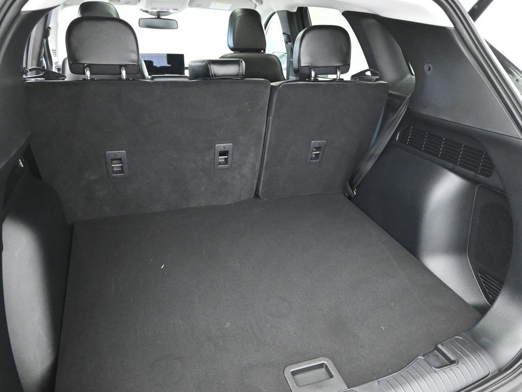 Certified 2025 Ford Escape Platinum w/ Premium Technology Package image 9