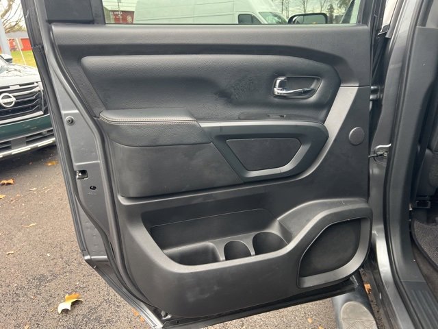 Used 2018 Nissan Titan SL w/ Midnight Edition image 20