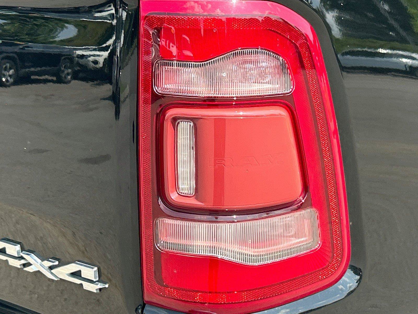 Used 2022 RAM 1500 Laramie AWD/4WD image 11