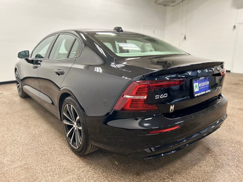 Used 2023 Volvo S60 T8 Plus image 3