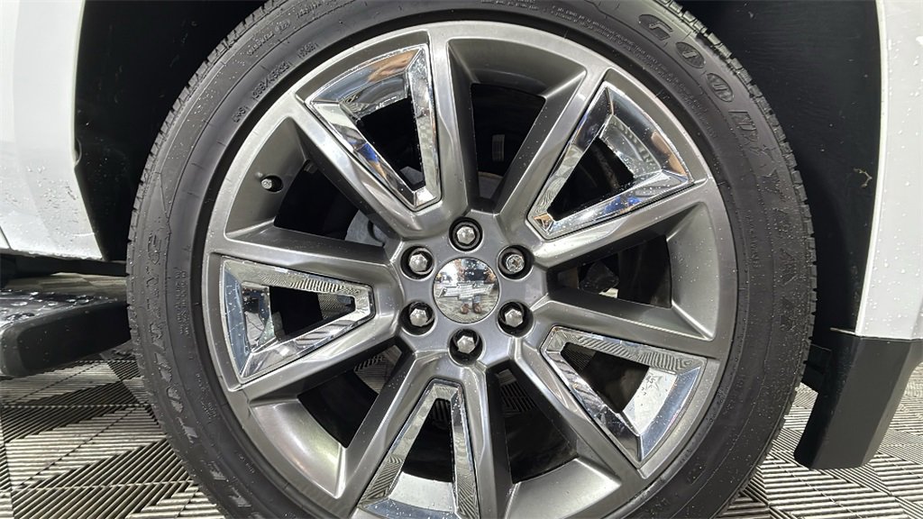 Used 2019 Chevrolet Tahoe LT w/ LT Signature Package image 40