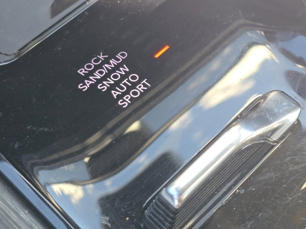 Used 2023 Jeep Wagoneer Series III w/ Premium Group I image 28