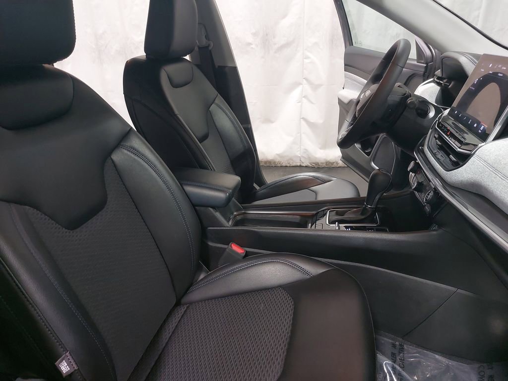 Used 2022 Jeep Compass Latitude image 10