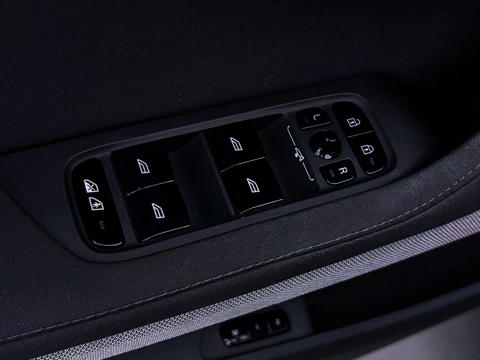 Used 2023 Polestar Polestar 2 AWD/4WD image 17