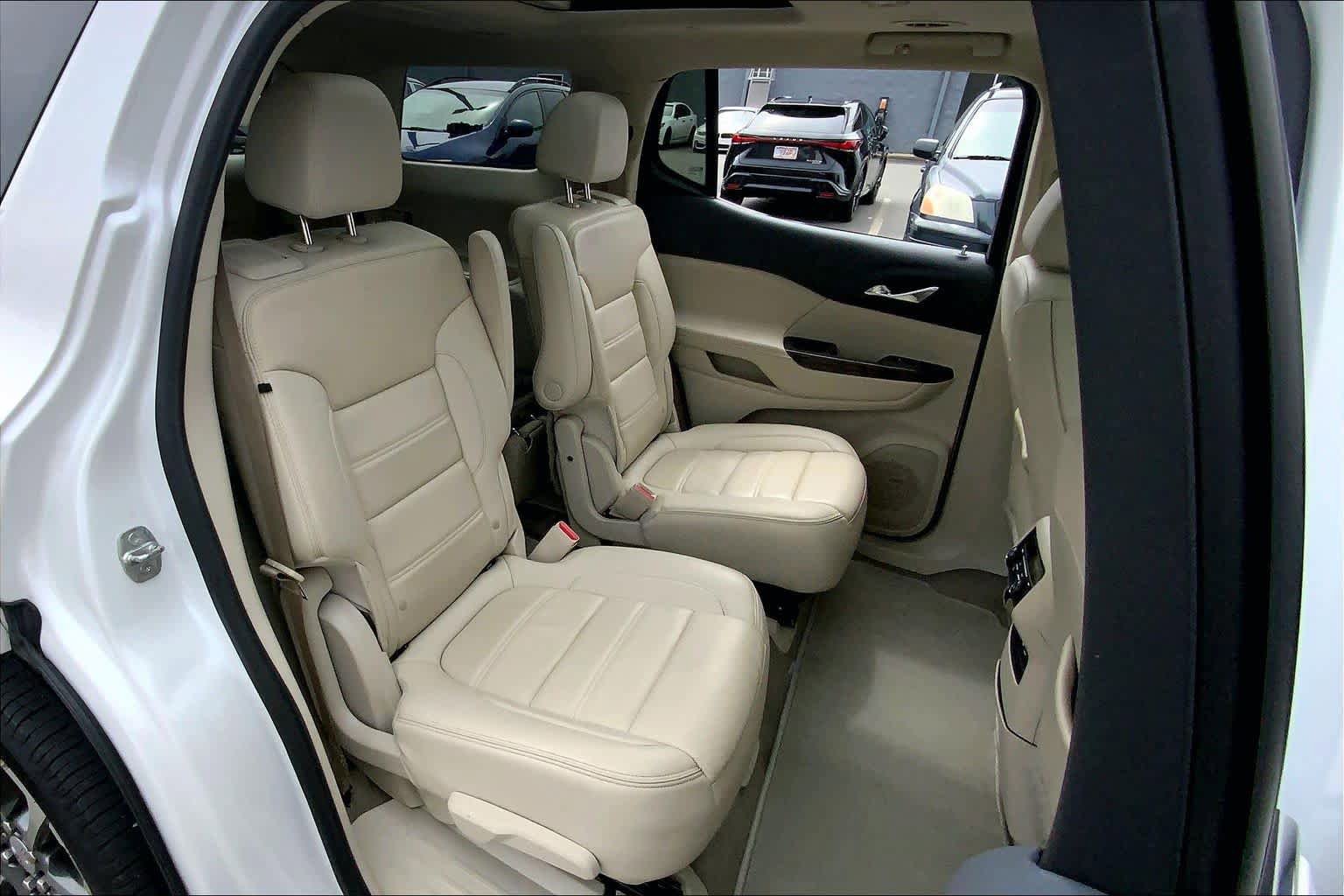 Used 2021 GMC Acadia Denali w/ Denali Ultimate Package AWD/4WD image 20