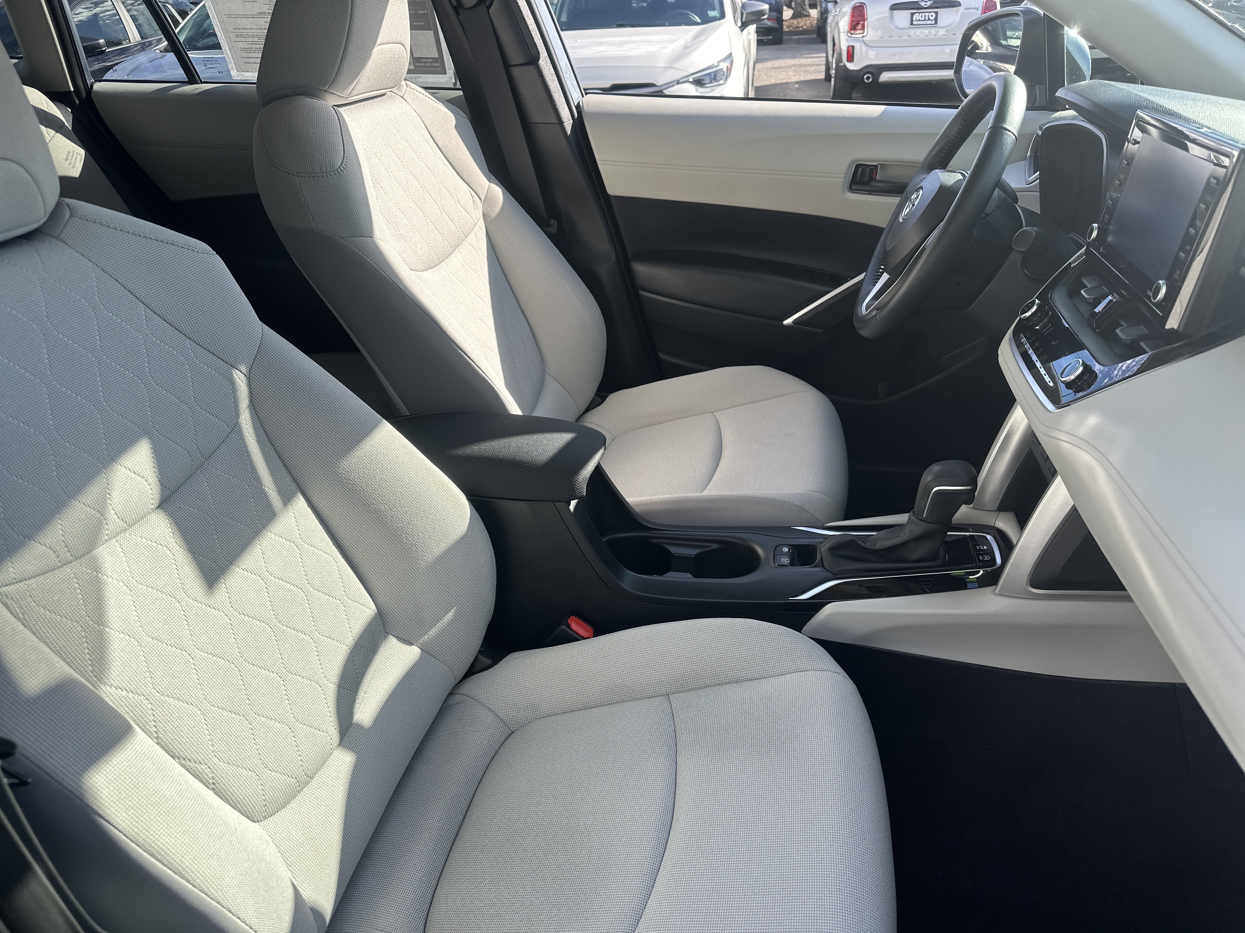 Used 2022 Toyota Corolla Cross LE image 13