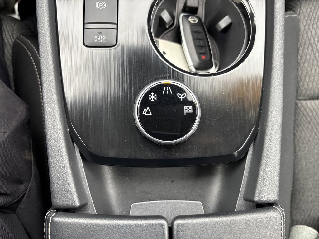 Used 2025 Nissan Rogue SV image 33