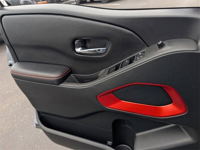 Used 2025 Nissan Frontier PRO-4X image 19