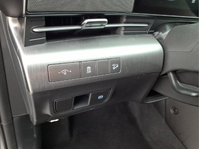 Used 2026 Hyundai Kona SEL Sport FWD image 14