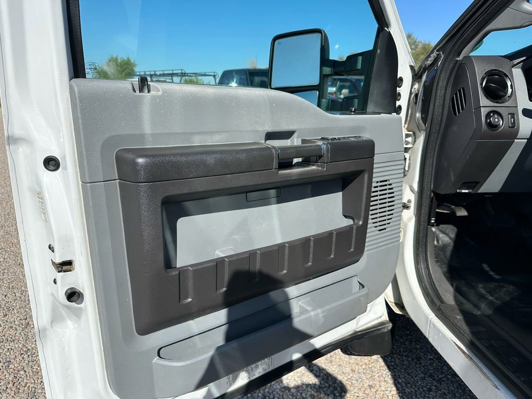 Used 2015 Ford F550 4x4 Crew Cab Super Duty w/ Power Equipment Group image 32