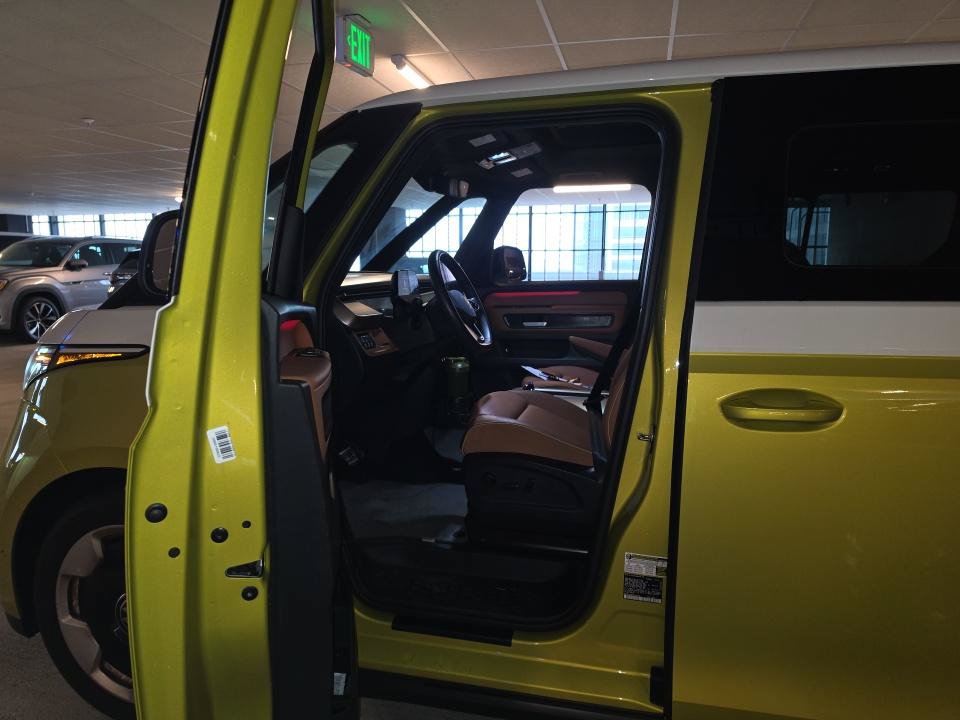 Used 2025 Volkswagen ID. Buzz Pro S Plus AWD/4WD image 21