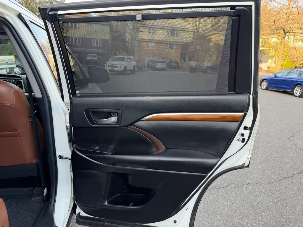 Used 2019 Toyota Highlander Limited Platinum AWD/4WD image 33