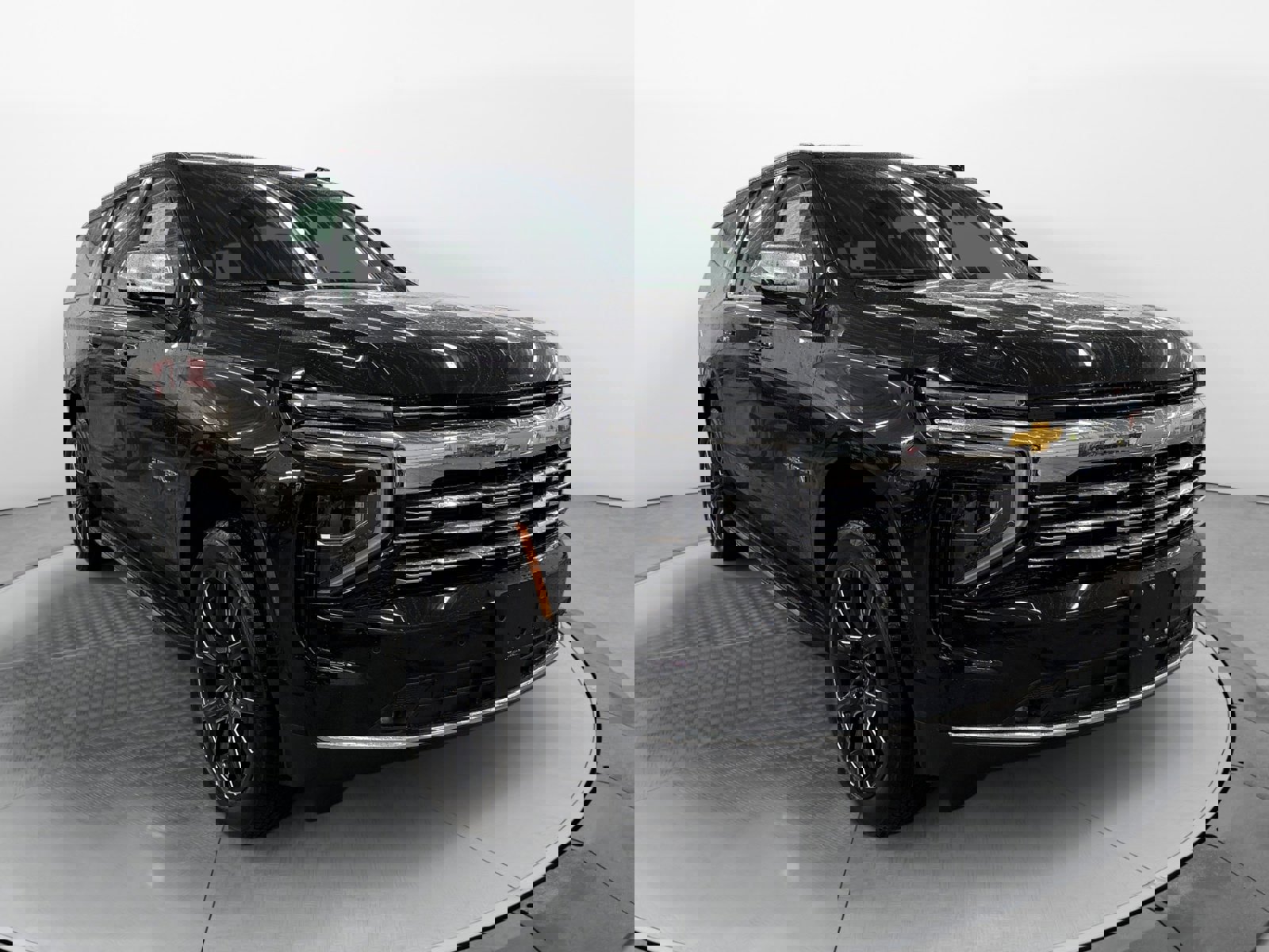 New 2026 Chevrolet Suburban Premier image 4