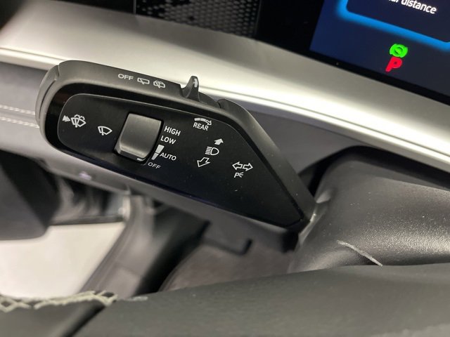 New 2025 Volkswagen Tiguan SE image 19