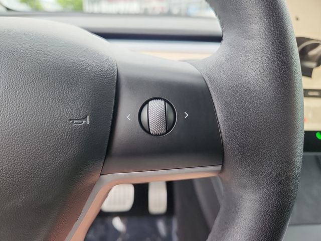 Used 2022 Tesla Model Y Performance AWD/4WD image 23