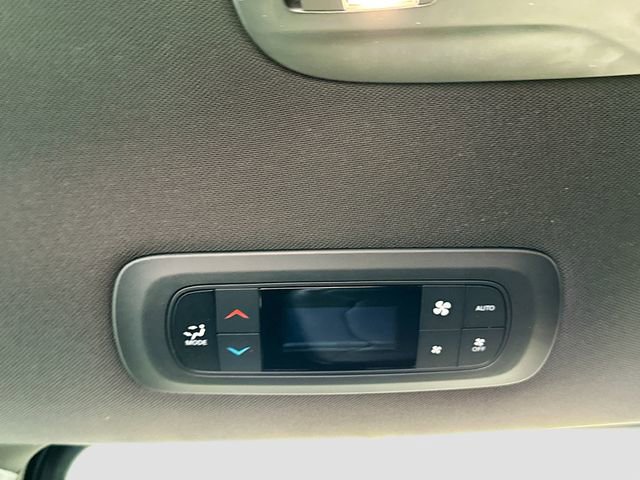 New 2025 Chrysler Pacifica Select image 17
