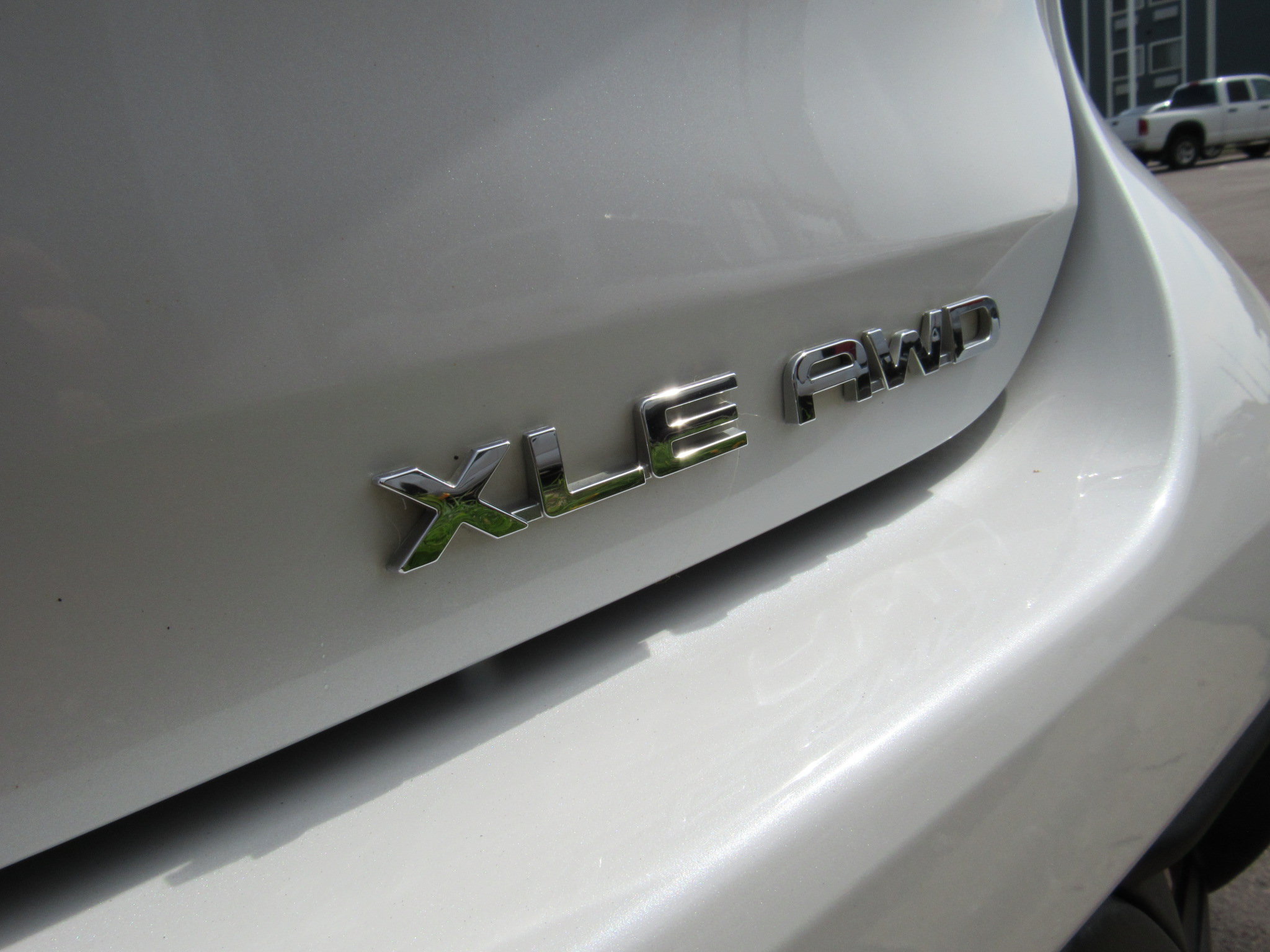Used 2022 Toyota Highlander XLE AWD/4WD image 46