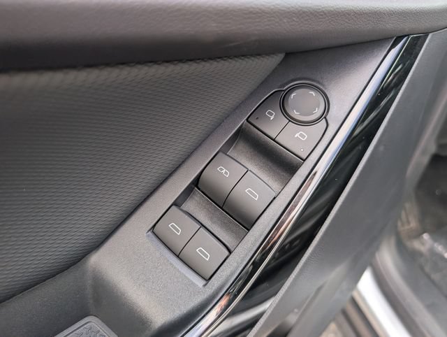 New 2027 Chevrolet Equinox LT w/ Convenience Package II FWD image 10