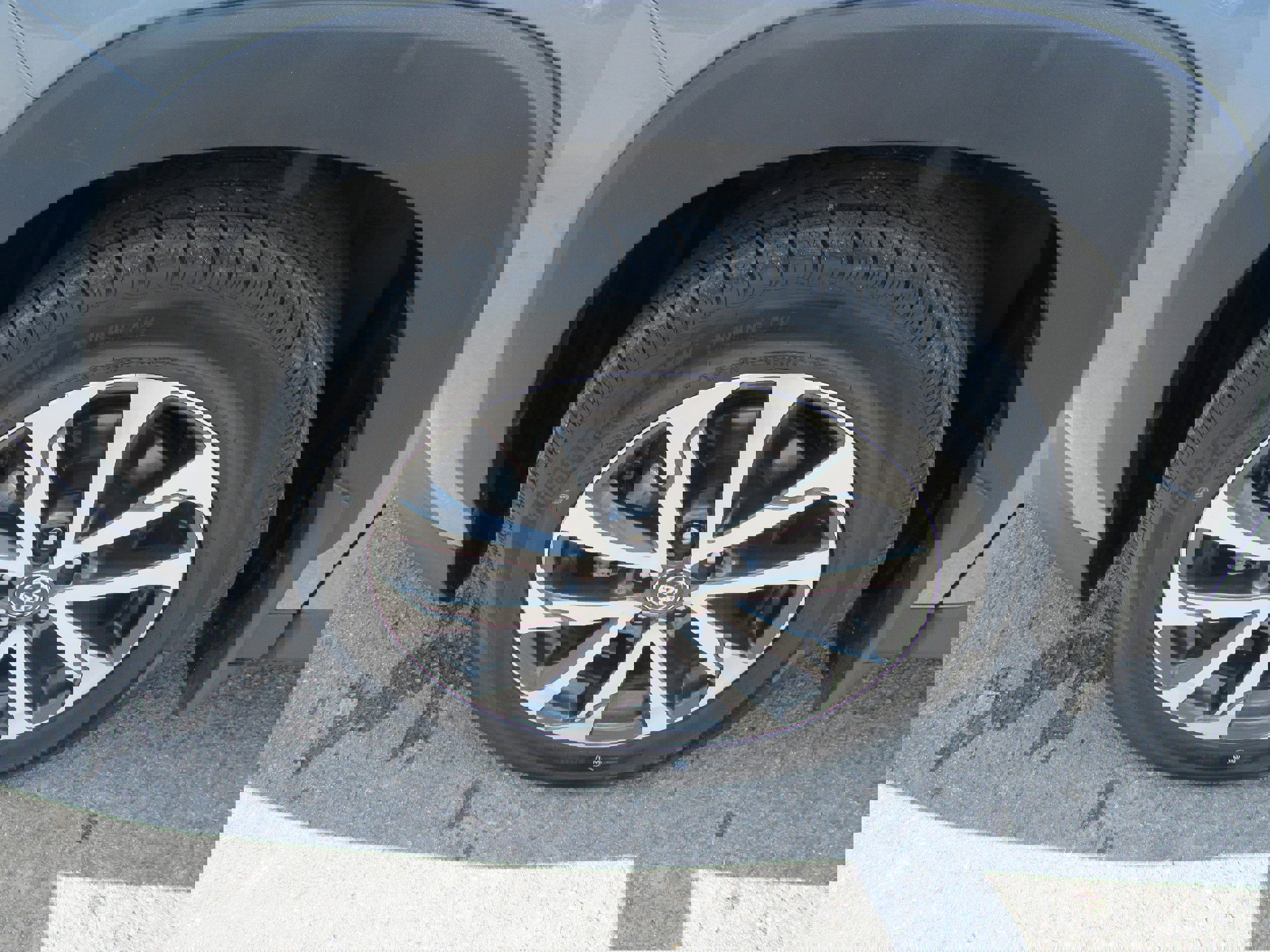 Used 2022 Toyota Corolla Cross XLE image 15