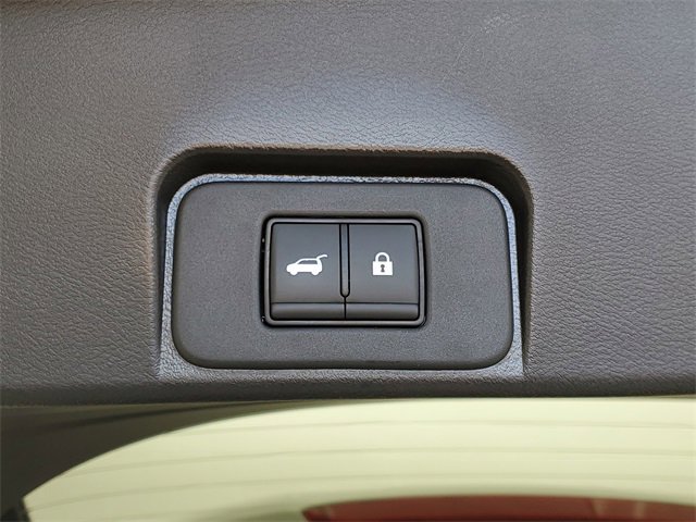 Used 2023 Nissan Rogue SV w/ SV Premium B Package image 11