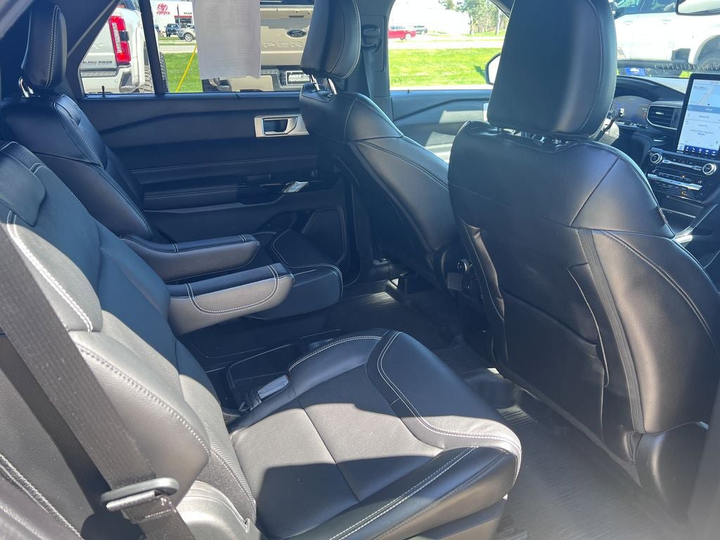 Used 2021 Ford Explorer ST w/ Equipment Group 401A AWD/4WD image 18