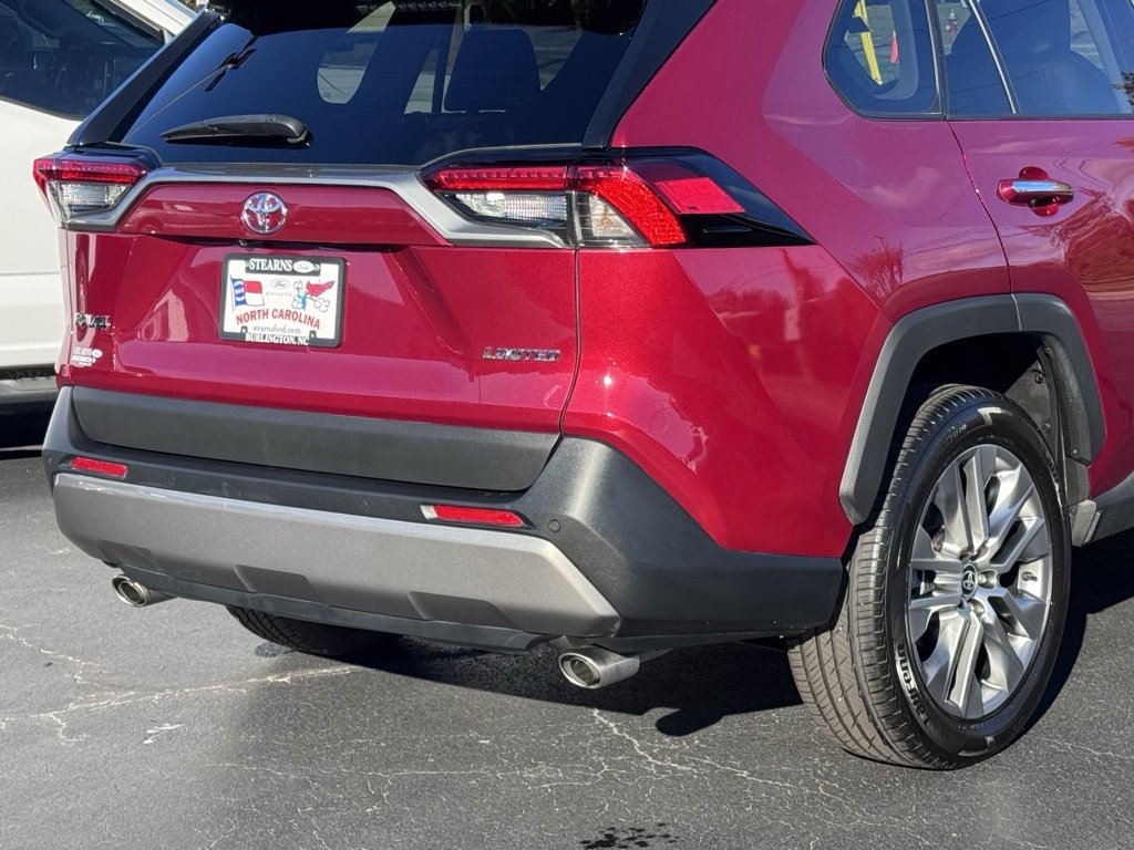 Used 2022 Toyota RAV4 Limited image 40