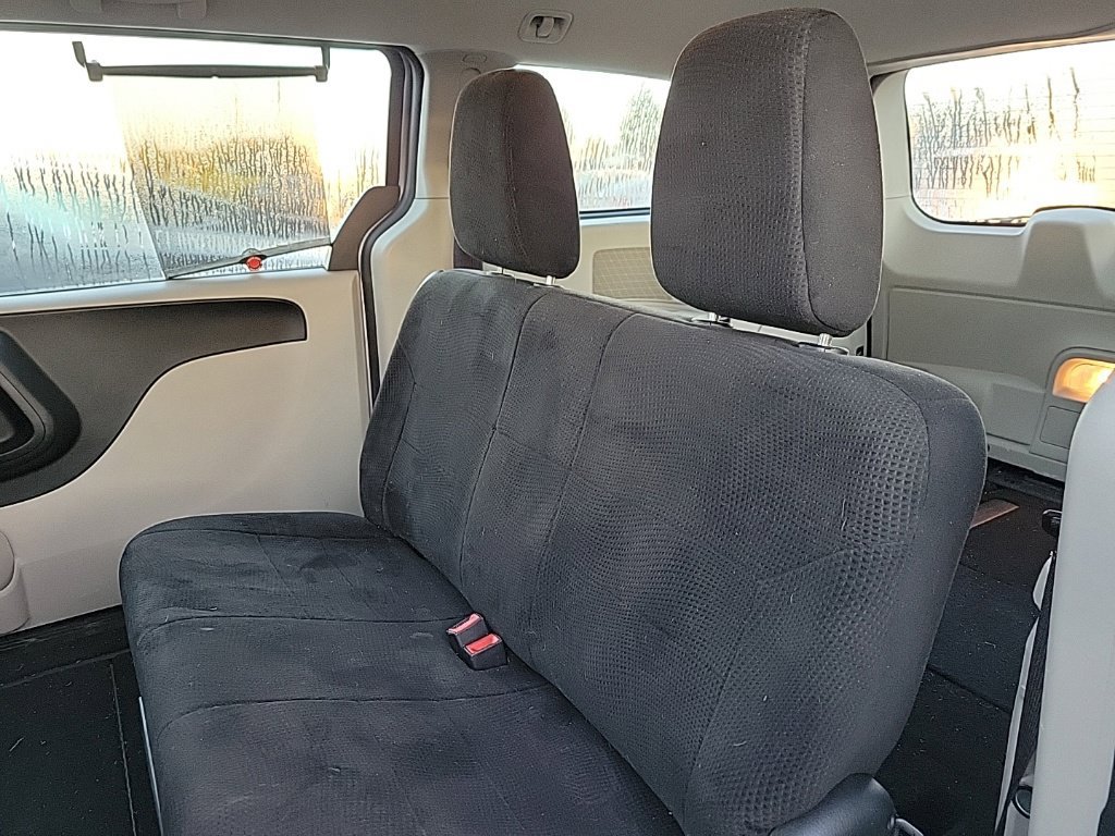 Used 2013 Dodge Grand Caravan American Value Package FWD image 11