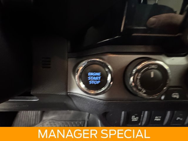 Used 2017 Toyota Tacoma TRD Sport AWD/4WD image 20