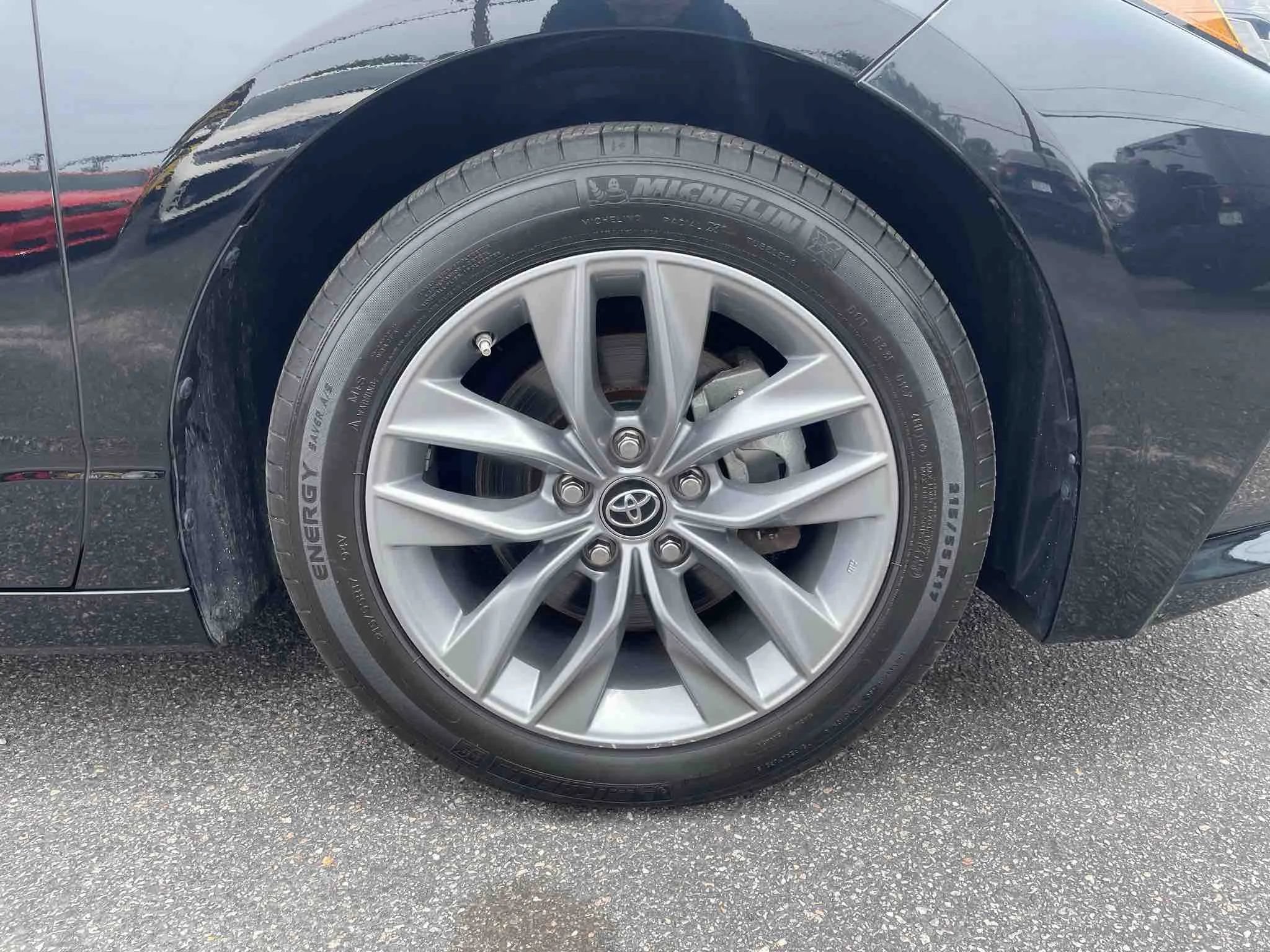 Used 2019 Toyota Avalon XLE FWD image 47