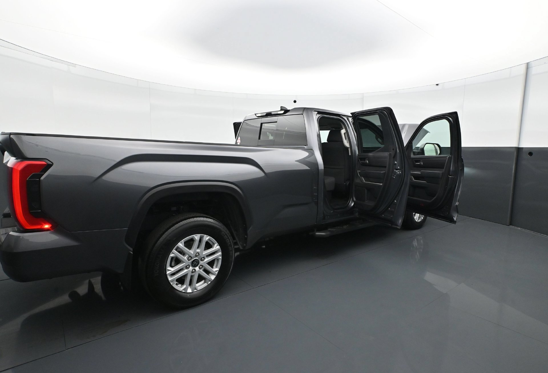 Used 2023 Toyota Tundra SR5 AWD/4WD image 32