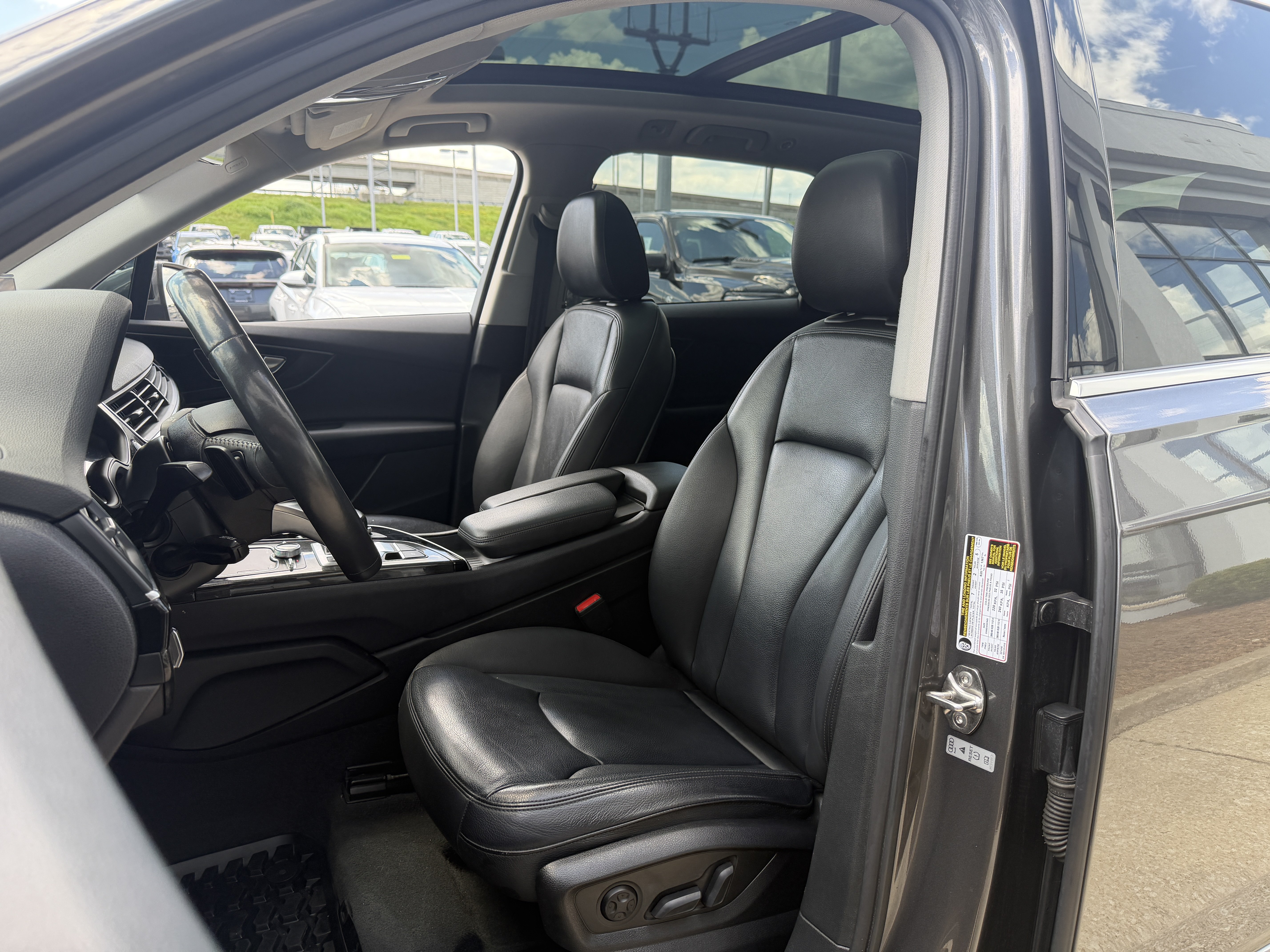 Used 2019 Audi Q7 3.0T Premium w/ Convenience Package AWD/4WD image 32