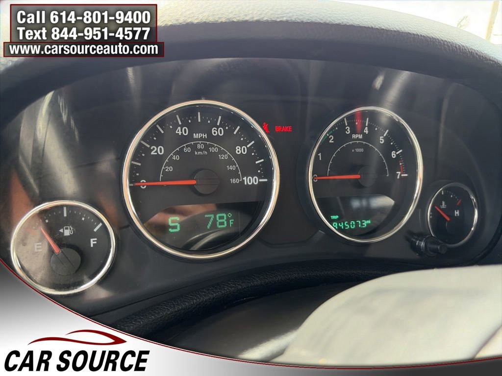 Used 2017 Jeep Wrangler Unlimited Sahara w/ Connectivity Group AWD/4WD image 16