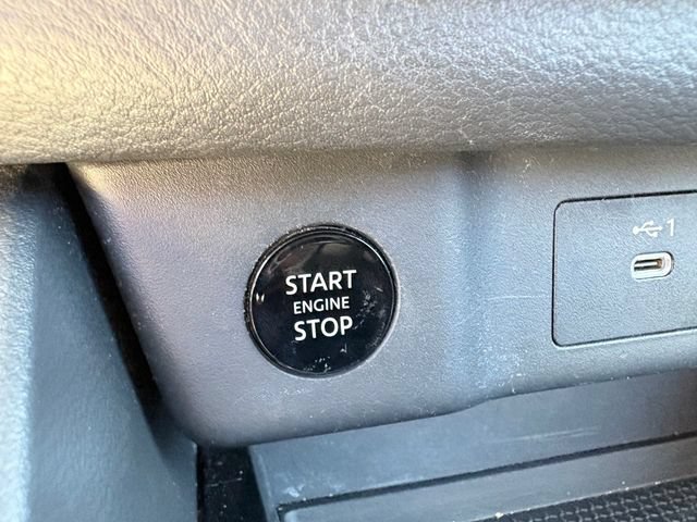 Used 2024 Nissan Rogue SV FWD image 18