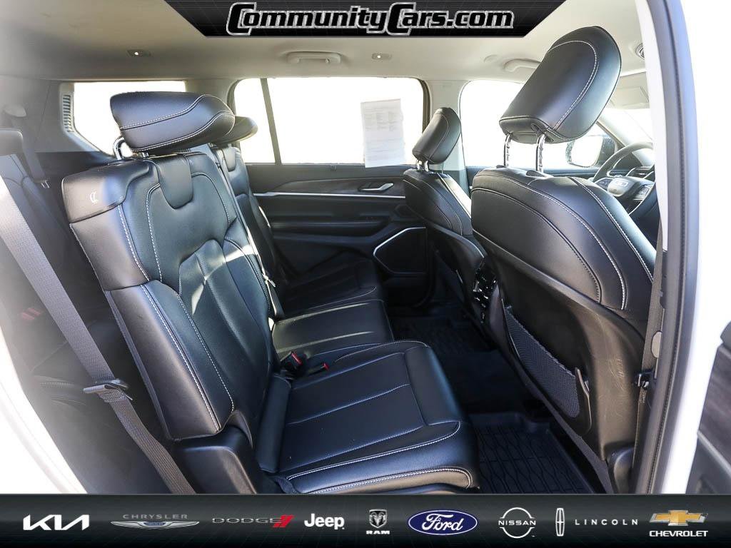 Used 2023 Jeep Grand Cherokee L Limited w/ Luxury Tech Group II image 23